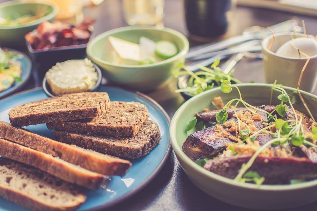 bread, breakfast, dishes