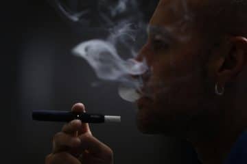 Fumer la cigarette IQOS