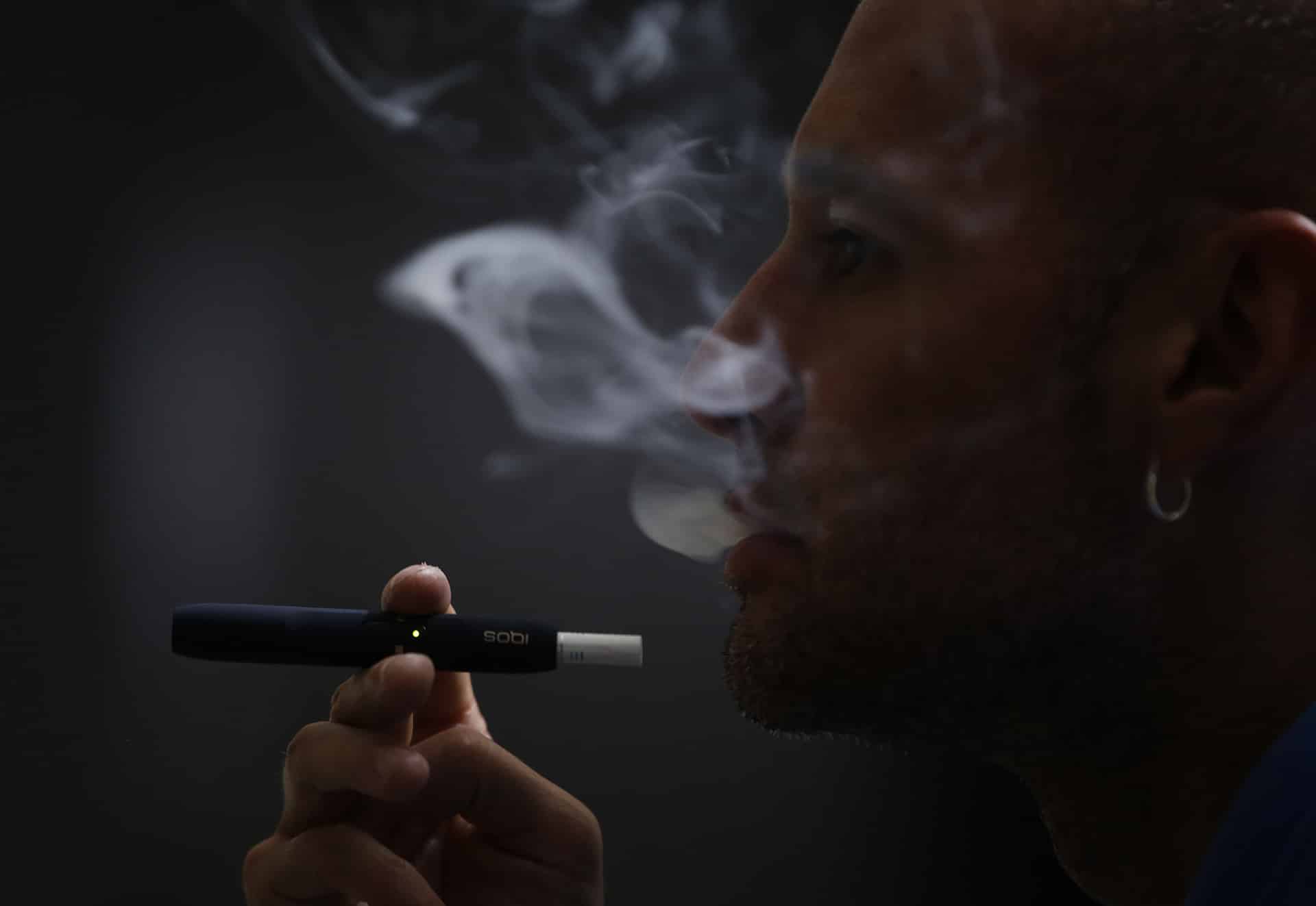 Fumer la cigarette IQOS